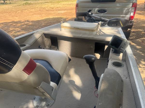 2004 Tracker, dovoz USA — foto 3 z 8
