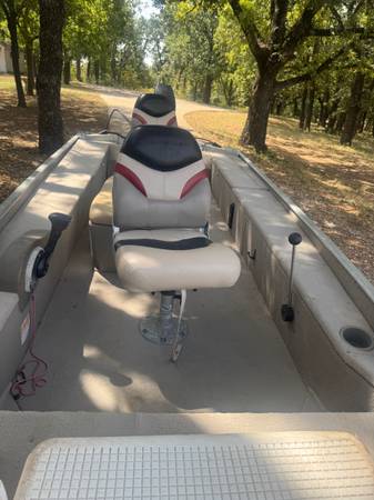 2004 Tracker, dovoz USA — foto 8 z 8