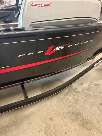 2018 Tracker, dovoz USA — foto 4 z 12