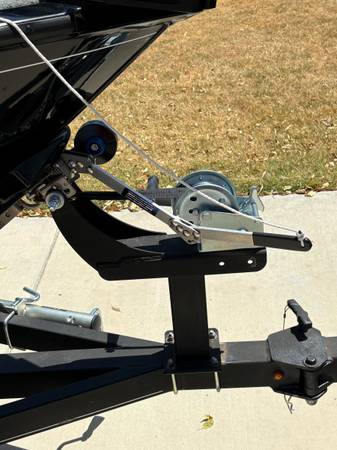 2018 Tracker, dovoz USA — foto 9 z 12