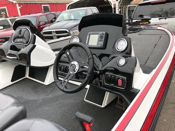 2016 Nitro, dovoz USA — foto 4 z 5