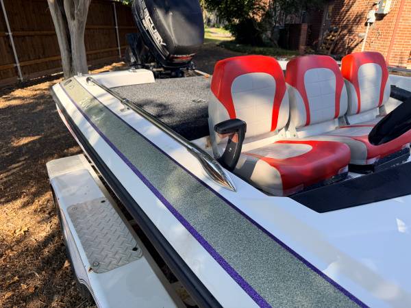 1994 Skeeter, dovoz USA — foto 9 z 11