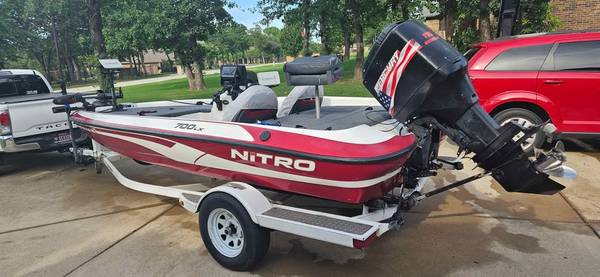 2005 Nitro, dovoz USA — foto 3 z 8