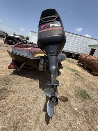 2003 Tracker, dovoz USA — foto 2 z 3