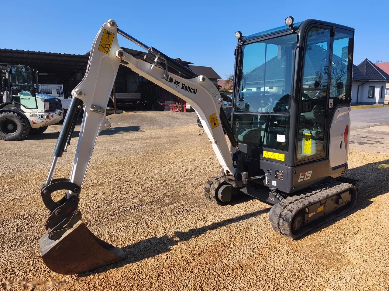 2024 Bobcat E19, 530 mth, dovoz Skladem v EU — foto 3 z 24