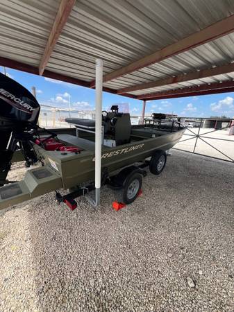 2022 Crestliner, dovoz USA — foto 4 z 12