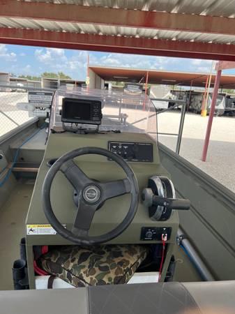 2022 Crestliner, dovoz USA — foto 5 z 12