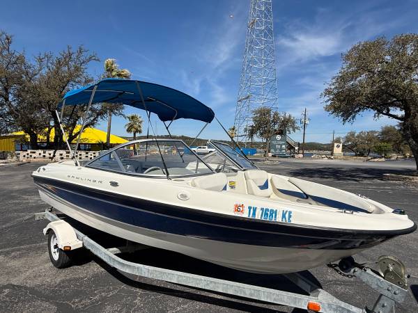2005 Bayliner, dovoz USA — foto 2 z 12