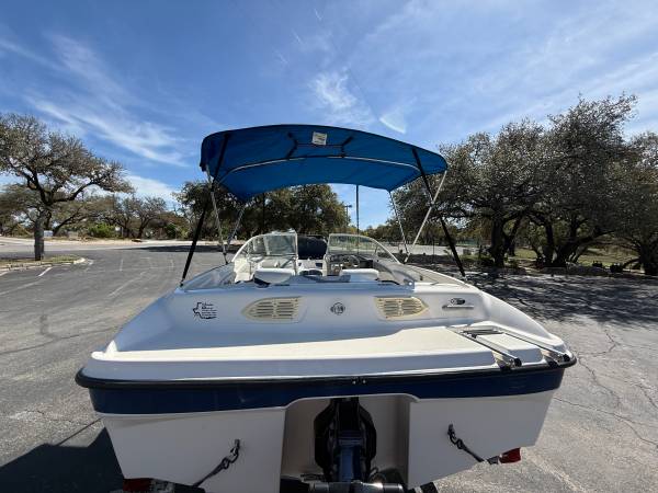 2005 Bayliner, dovoz USA — foto 3 z 12