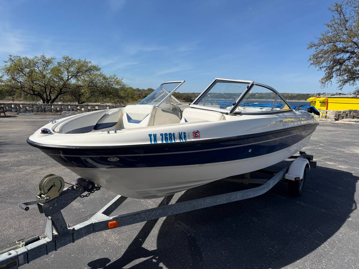 2005 Bayliner, dovoz USA — foto 5 z 12