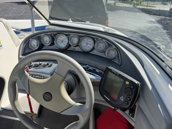 2005 Bayliner, dovoz USA — foto 7 z 12