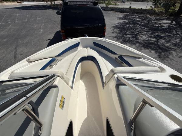 2005 Bayliner, dovoz USA — foto 9 z 12