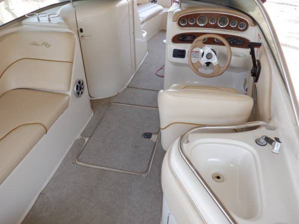 Sea Ray, dovoz USA — foto 4 z 5