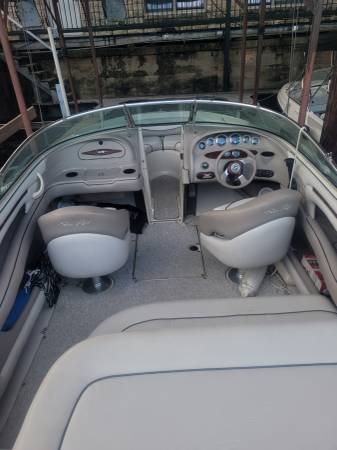 2002 Sea Ray, dovoz USA — foto 4 z 7
