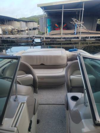 2002 Sea Ray, dovoz USA — foto 5 z 7