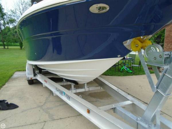 Sea Ray, dovoz USA — foto 5 z 6