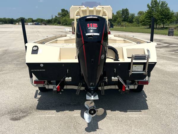 2022 Lowe, dovoz USA — foto 4 z 12