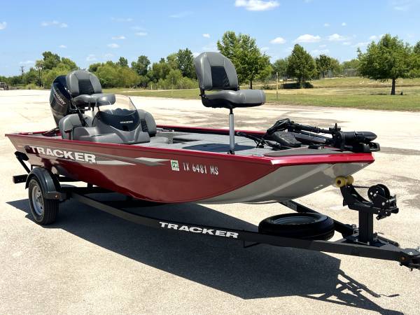 2025 Tracker, dovoz USA — foto 2 z 12