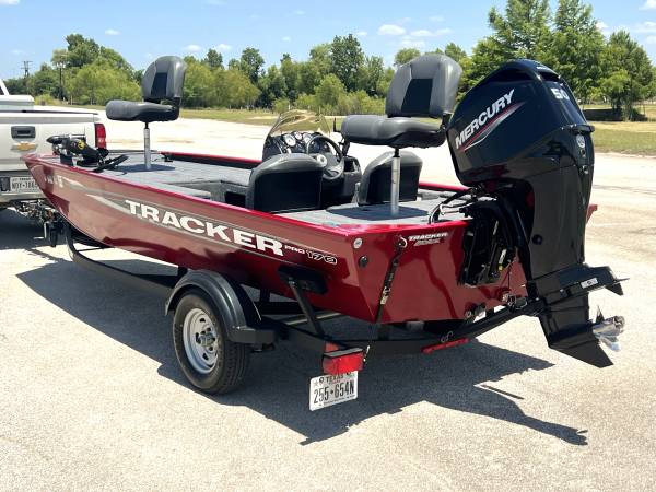 2025 Tracker, dovoz USA — foto 5 z 12