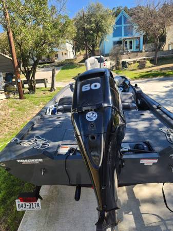 2018 Tracker, dovoz USA — foto 3 z 3