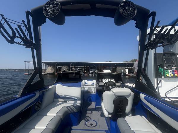 2021 Axis, dovoz USA — foto 10 z 12