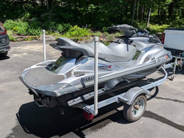 2011 Yamaha, dovoz USA — foto 2 z 3