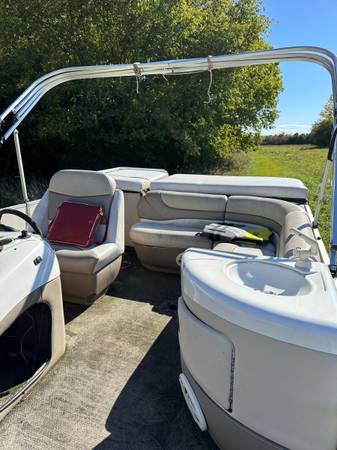 2000 Sun Tracker, dovoz USA — foto 10 z 12