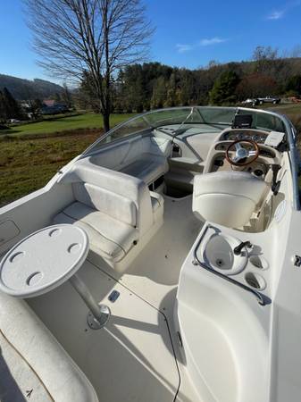 2001 Sea Ray, dovoz USA — foto 5 z 12