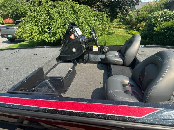 2024 Nitro, dovoz USA — foto 6 z 12