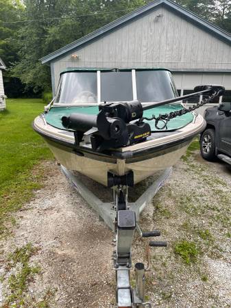 2001 Crestliner, dovoz USA — foto 10 z 12