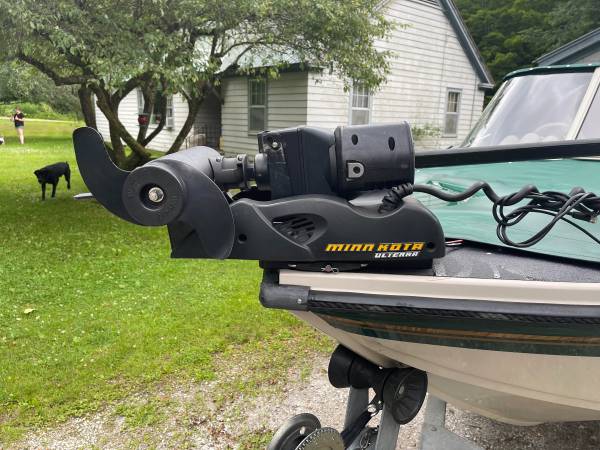 2001 Crestliner, dovoz USA — foto 9 z 12