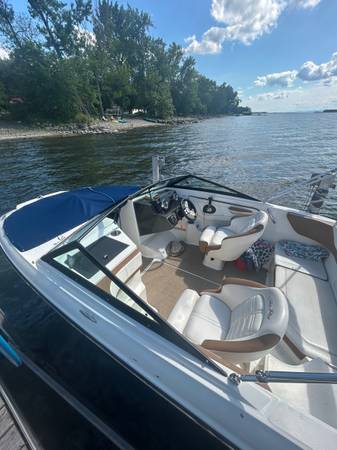 Sea Ray, dovoz USA — foto 6 z 8