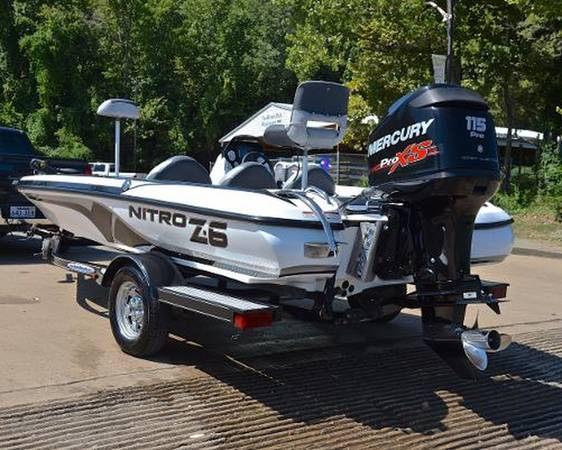 2013 Nitro, dovoz USA — foto 2 z 3