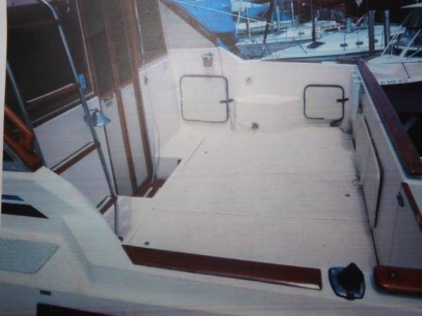 Sea Ray, dovoz USA — foto 8 z 12