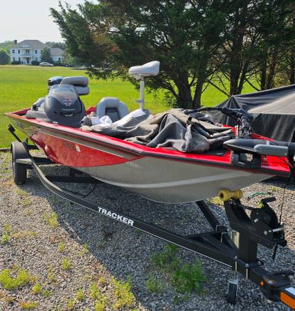 2018 Tracker, dovoz USA — foto 4 z 7