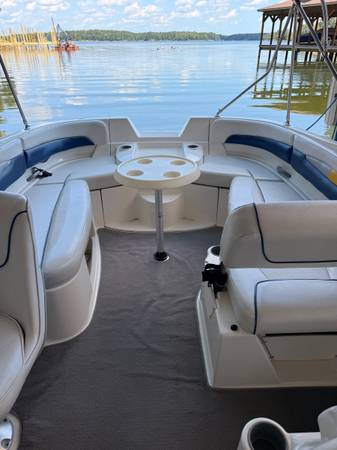 2004 Bayliner, dovoz USA — foto 3 z 12