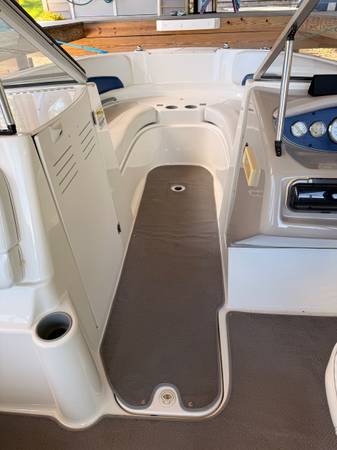2004 Bayliner, dovoz USA — foto 5 z 12
