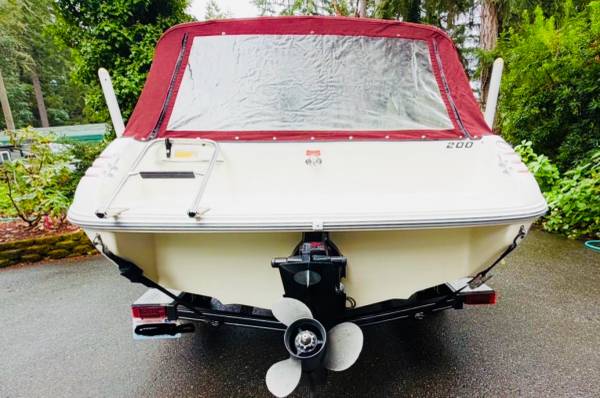 Sea Ray, dovoz USA — foto 5 z 12