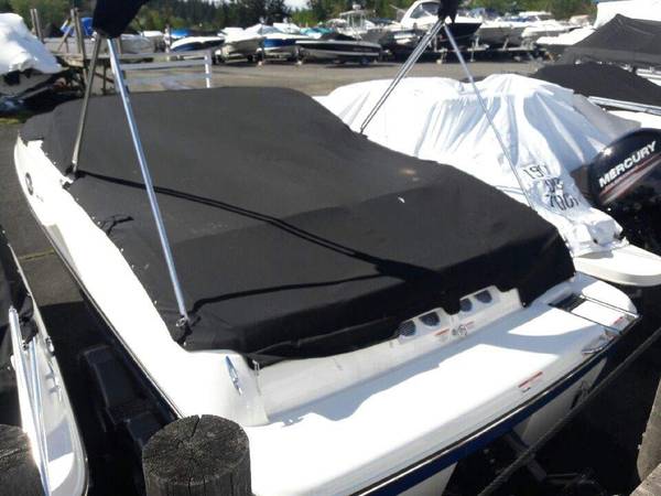 2017 Bayliner, dovoz USA — foto 2 z 8