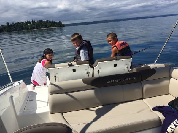 2017 Bayliner, dovoz USA — foto 6 z 8