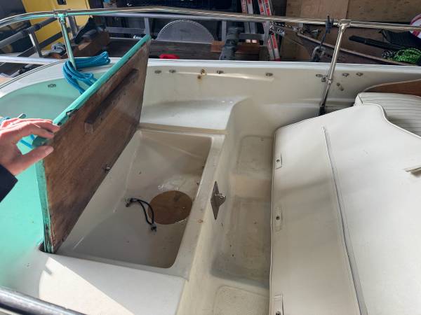Boston Whaler, dovoz USA — foto 6 z 12
