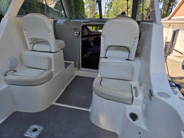 2007 Bayliner, dovoz USA — foto 3 z 12