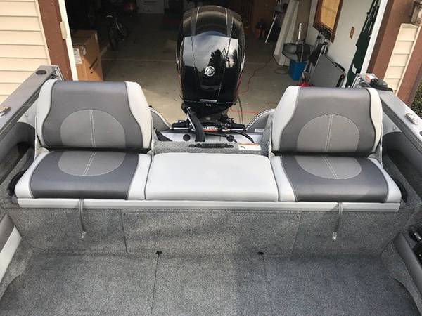 2016 Crestliner, dovoz USA — foto 3 z 5