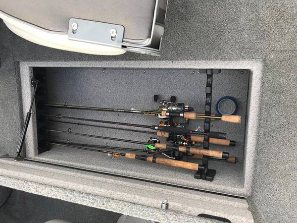 2016 Crestliner, dovoz USA — foto 5 z 5