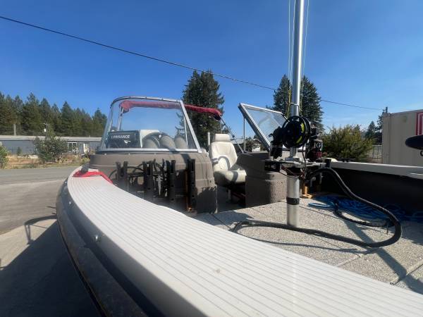2005 Crestliner, dovoz USA — foto 4 z 8