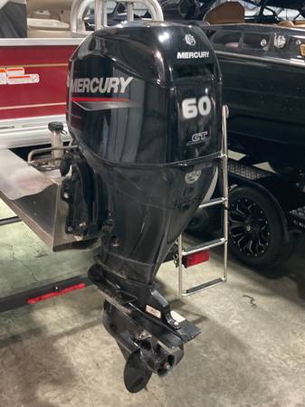 2023 Tracker, dovoz USA — foto 3 z 9
