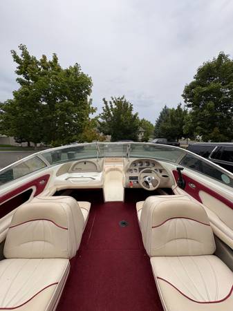 Sea Ray, dovoz USA — foto 9 z 12