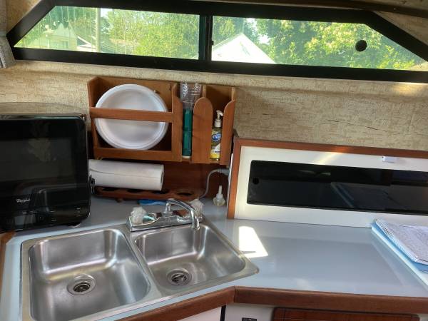 Bayliner, dovoz USA — foto 6 z 10