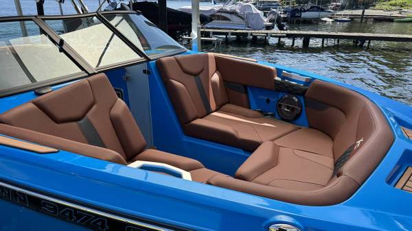 2022 MasterCraft, dovoz USA — foto 6 z 9