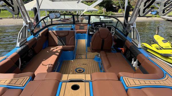 2022 MasterCraft, dovoz USA — foto 8 z 9